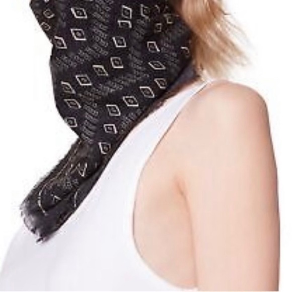 𝅺steve Madden bandana type scarf. NWT - Picture 2 of 2